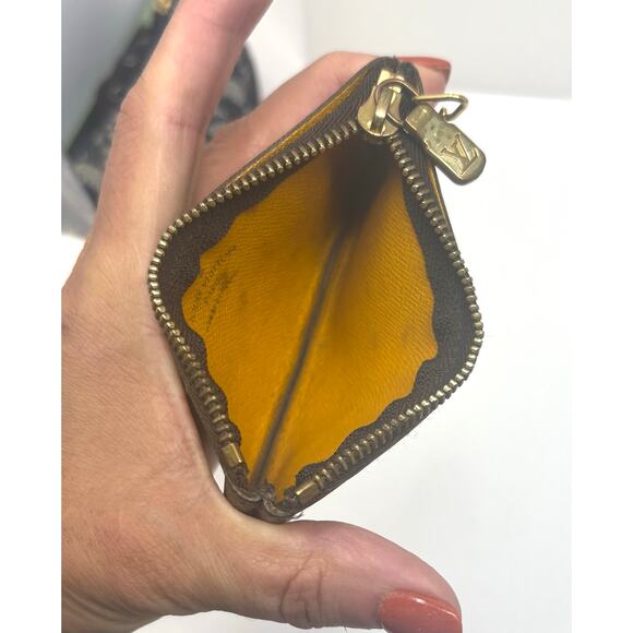 Super Rare Louis Vuitton Bellboy Coin Case Monogram Keyring LV - Picture 6 of 9